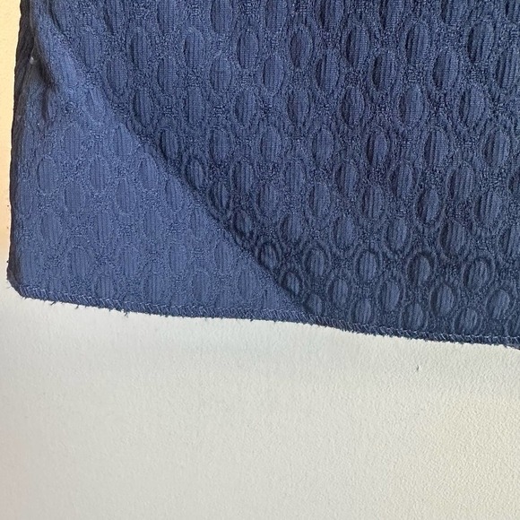 Theory Textured Sleeveless Top Blouse Crew Neck Back Zip Navy Blue Size Small - Picture 7 of 14